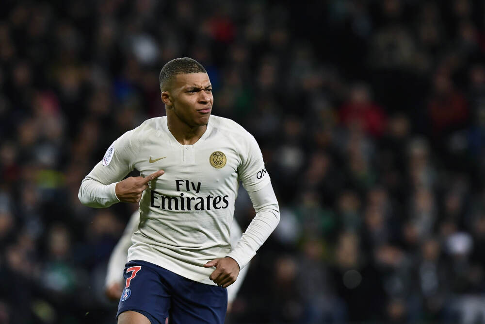 耗时3000小时，近40万美元拿下一台完美修复的路虎卫士 | 酷乐汽车